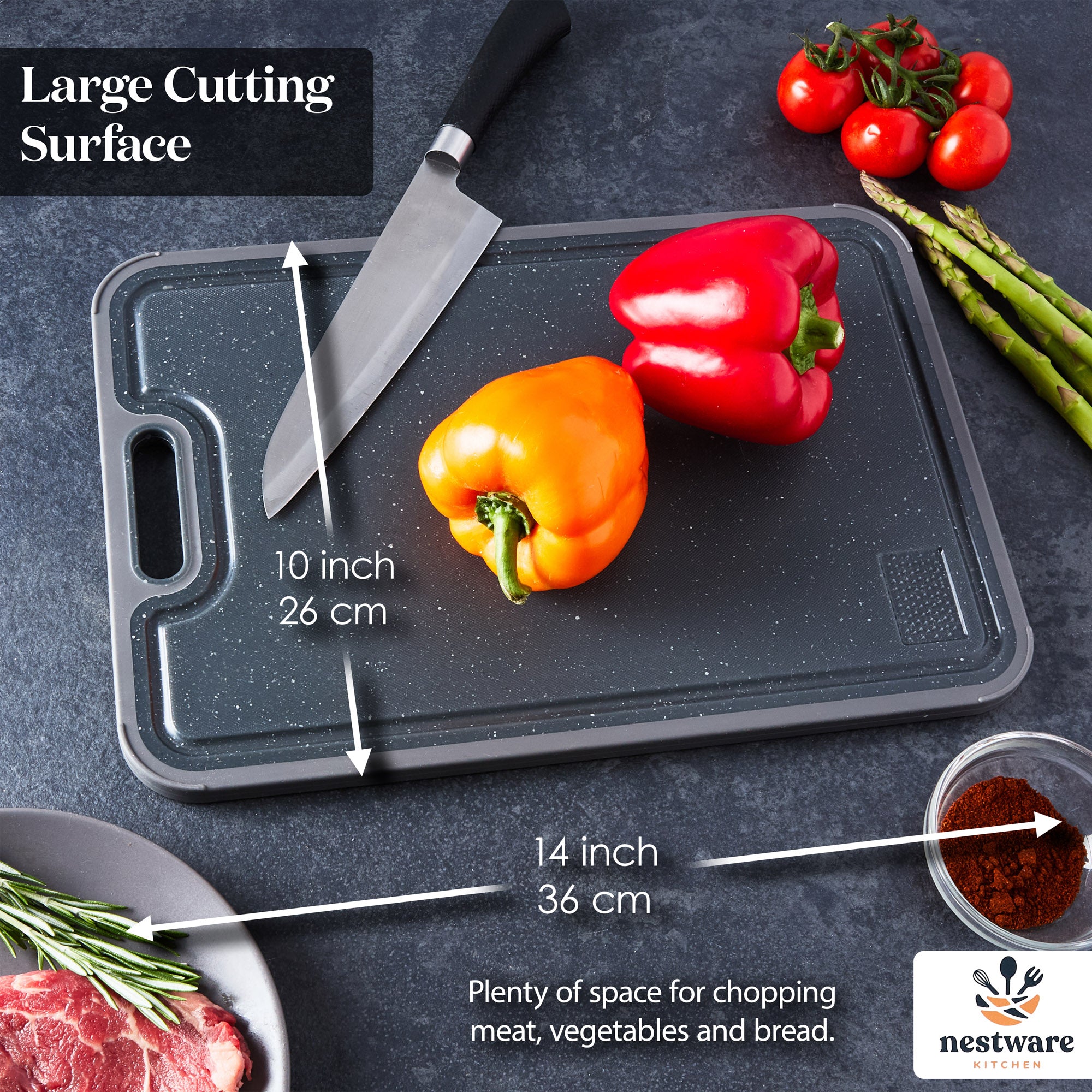 Large cutting surface: 36 cm by 26 cm